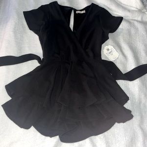 Altar’d state Reagan ruffle romper size xs black